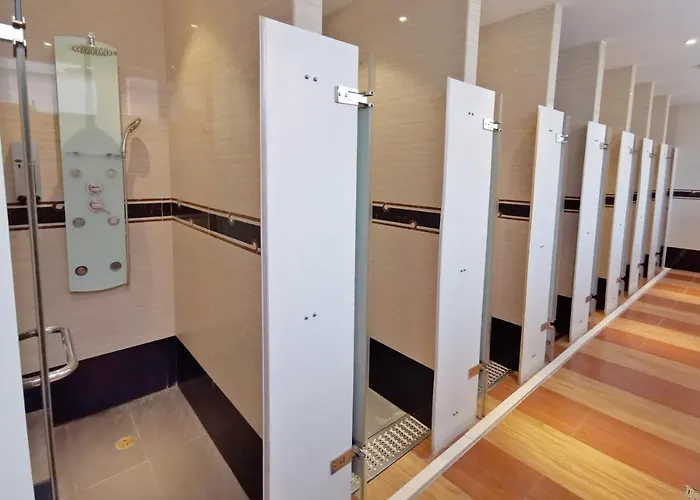 Reddoorz Premium Podstel Ostello *